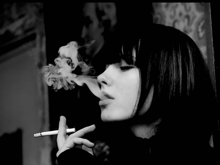 smoking-清纯靓丽吸烟美女写真壁纸