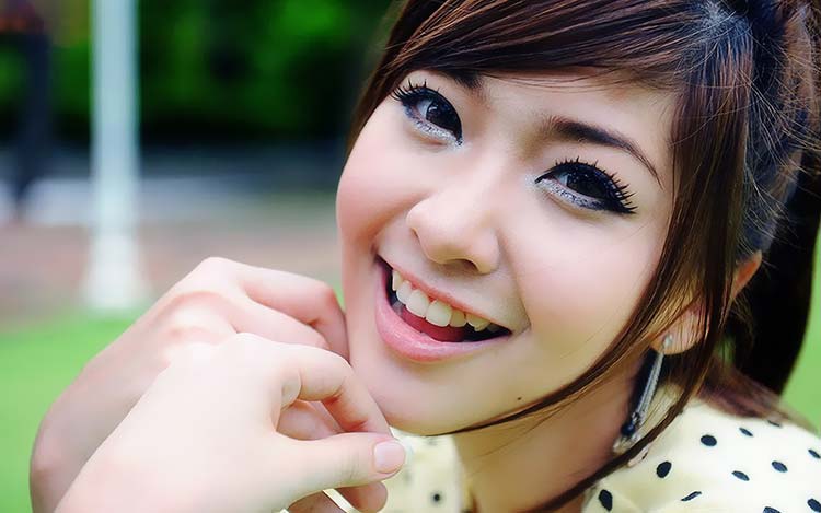 唯美清纯女孩桌面壁纸
